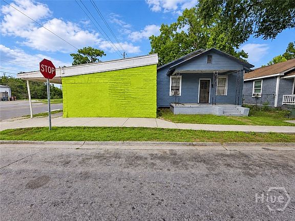4th image of 216 W 60th Street