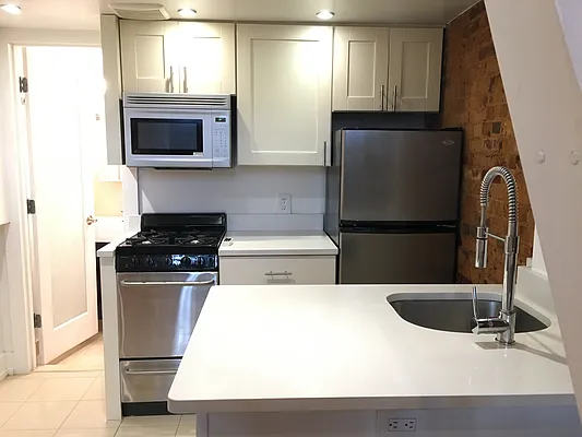 Rented by Sky Management | media 78