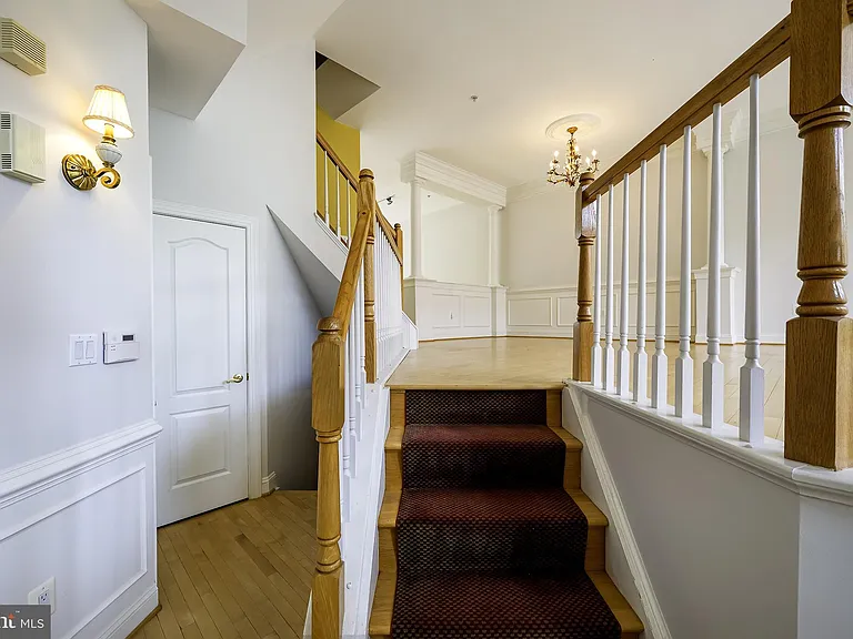 1156 Regal Oak Dr — Photo 6