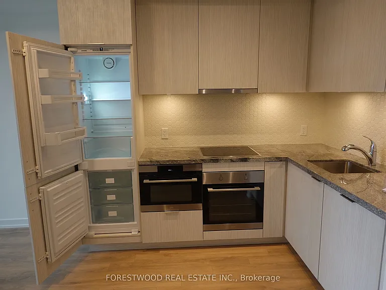 158 Front St E #519 — Photo 5