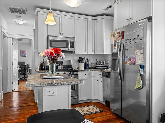 5th image of 80 Bowdoin St #80