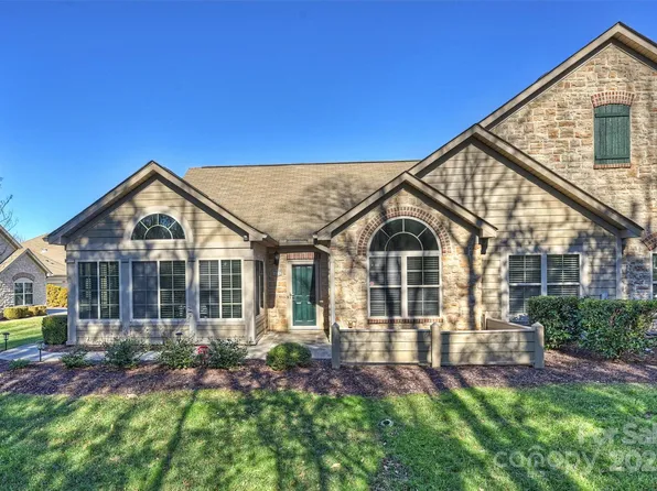 2248 Coltsview Ln, Matthews, NC 28105