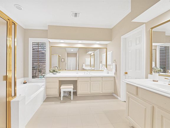 5th image of 13903 Carriage Walk Ln