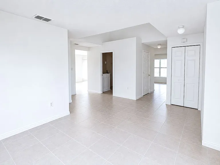 6136 NW Gaylord Ter — Photo 12