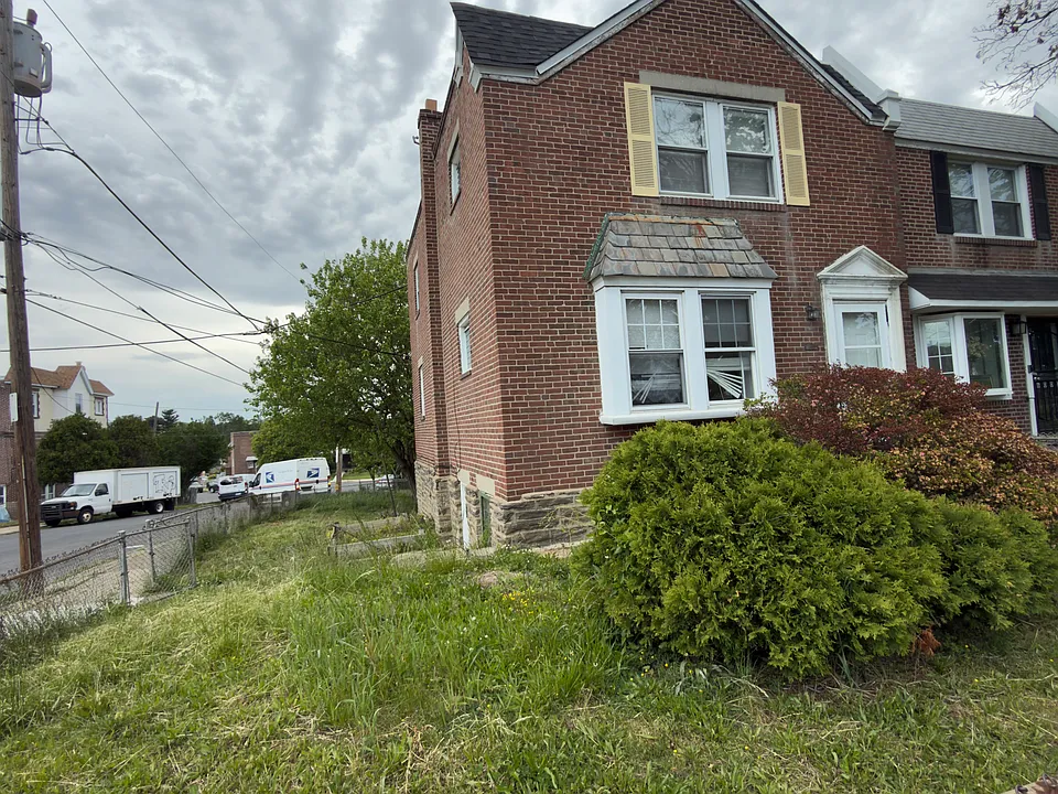 Hasbrook Ave