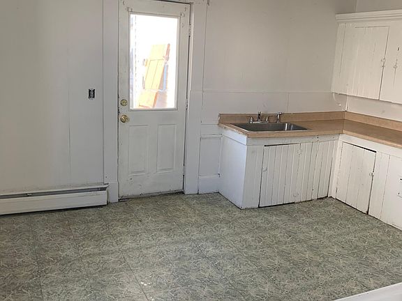 4th image of 55 Essex St