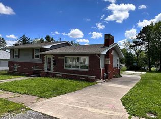 1908 E Oak St, West Frankfort, IL 62896