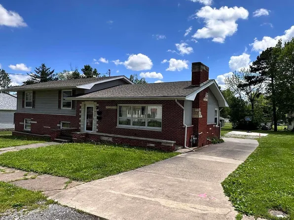 1908 E Oak St, West Frankfort, IL 62896