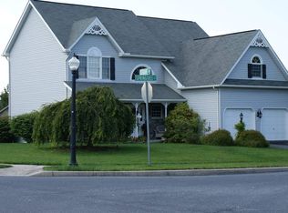 5805 Spring Tree Ct, Enola, PA 17025