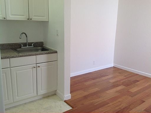 2nd image of 419 Ivy St APT 19