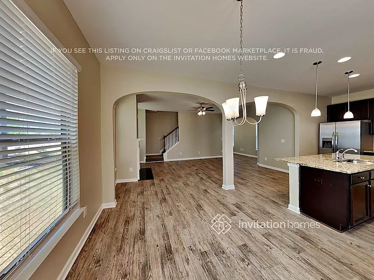 2904 Warwick Ct — Photo 5