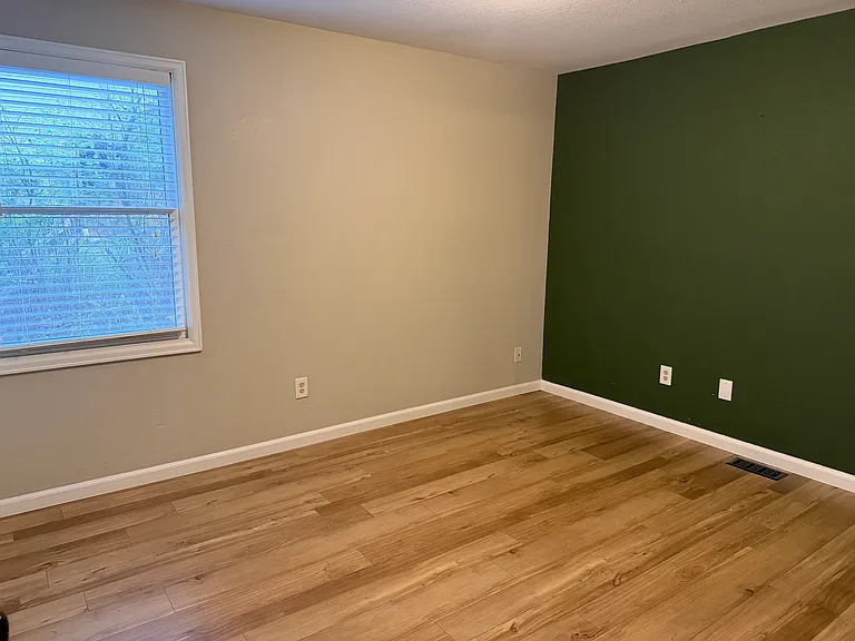 6258 Powell Rd — Photo 8