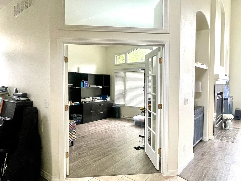 Large Study/Office