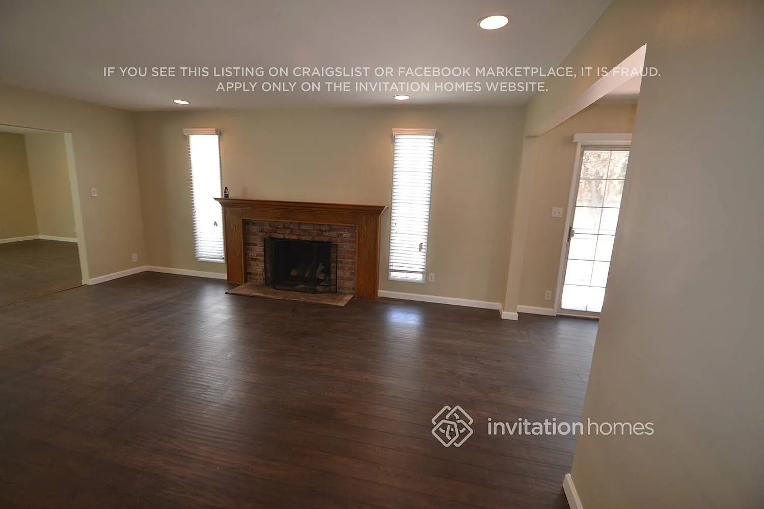 15309 Kingsbury St Mission Hills, CA 91345 — Photo 2