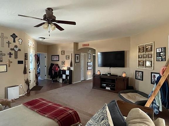 3rd image of 1920 Clover Ln