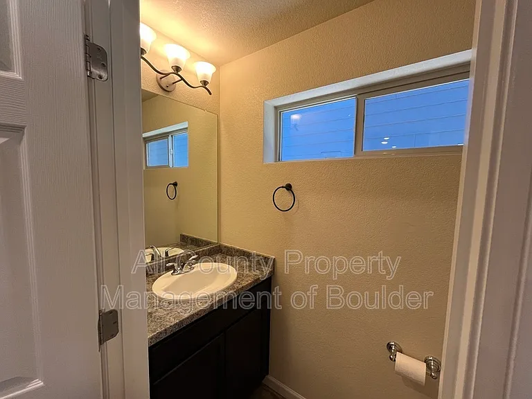 1208 Hummingbird Cir — Photo 7