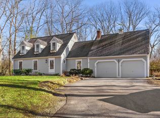 11 Highland Farms Dr, Bedford, NH 03110