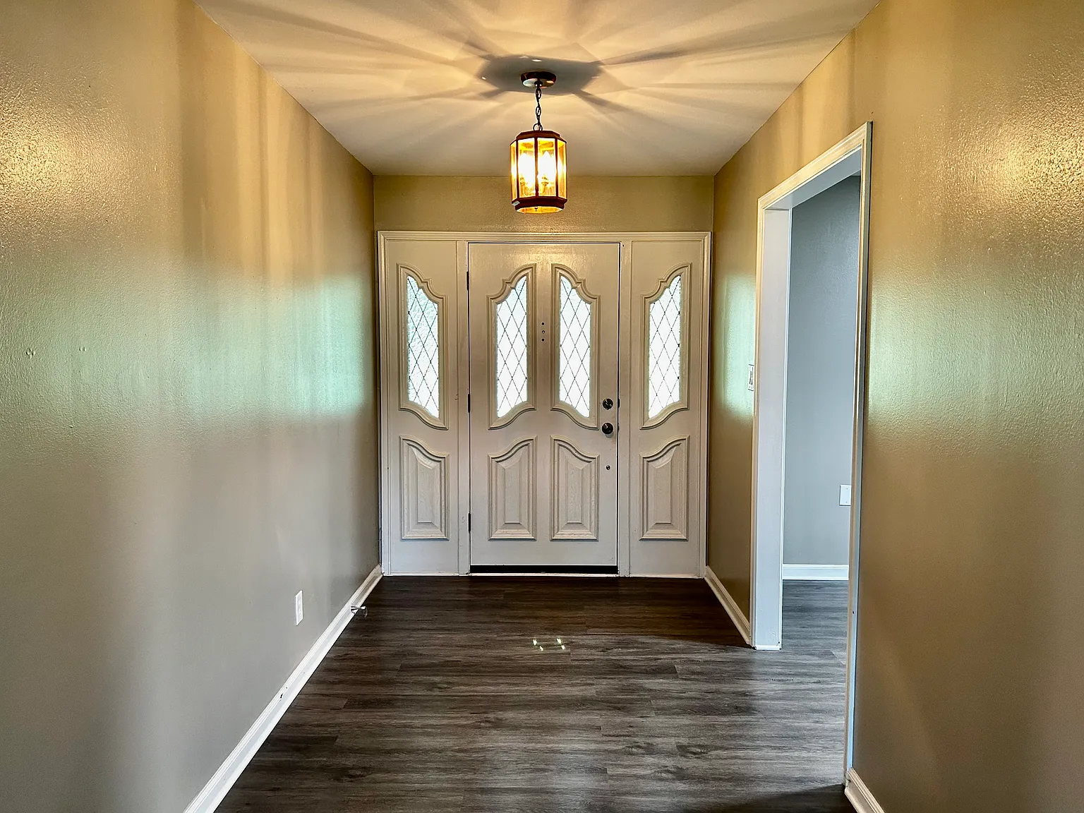 3 bed, 2.5 bath, 2244 sqft, $1,850 — Photo 4