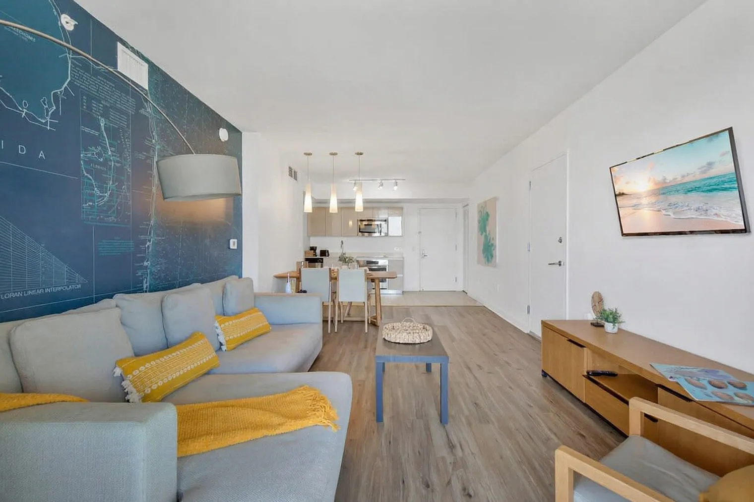 2 bed, 2.0 bath, 990 sqft, $5,100 — Photo 3