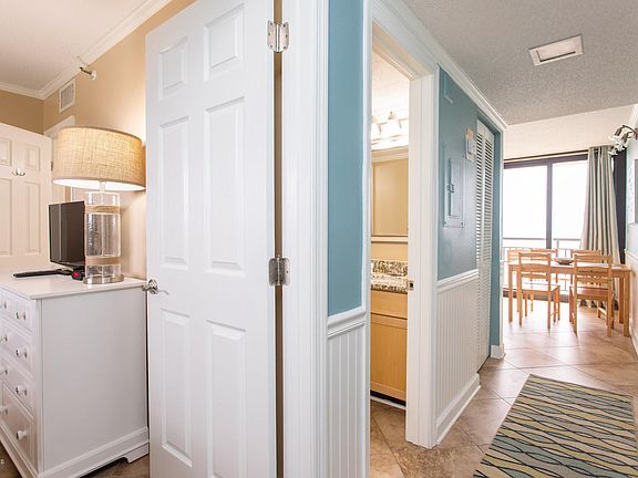 5th image of 2700 N Lumina Avenue #406