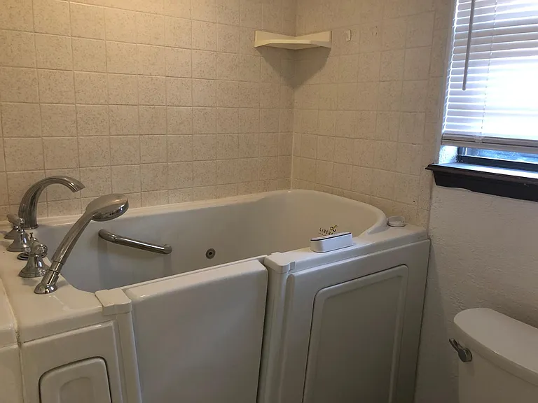9909 S Hillcrest Dr — Photo 13
