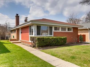 8422 Harding Ave, Skokie, IL 60076