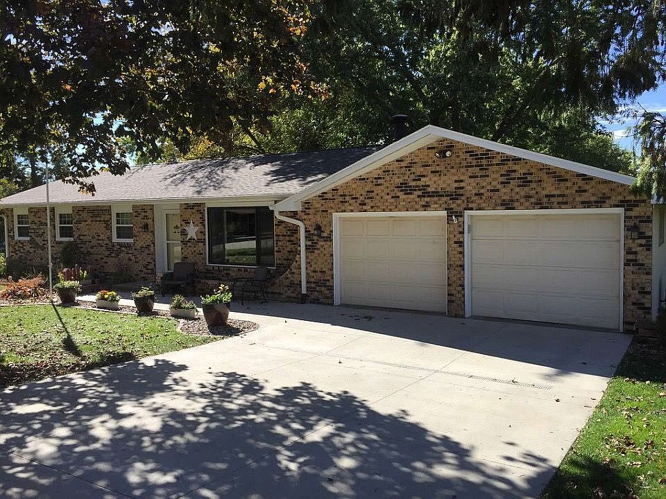 1st image of 16248 Country Club Dr