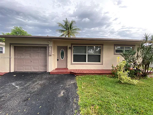 2960 NW 68th Way Photo 1