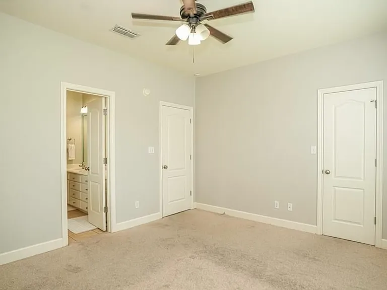 7001 Shadow Brooke St — Photo 19