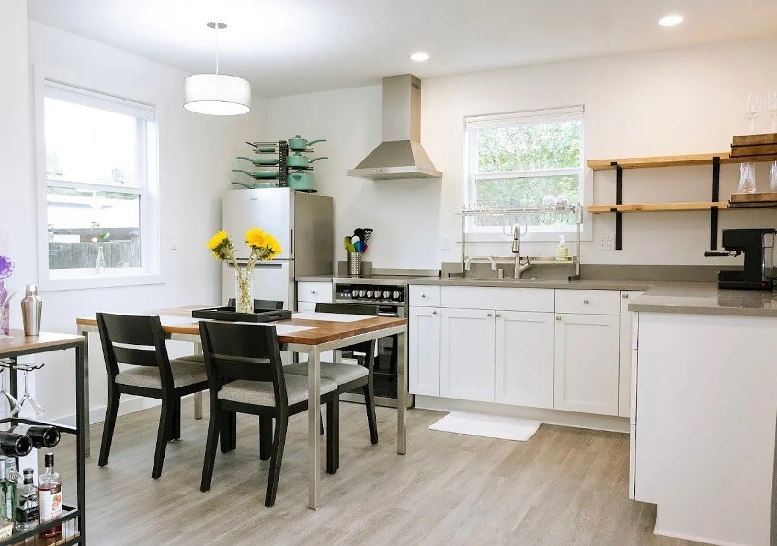 Ballard ADU, 2bd/1ba, Private, Newer Construction — Photo 4