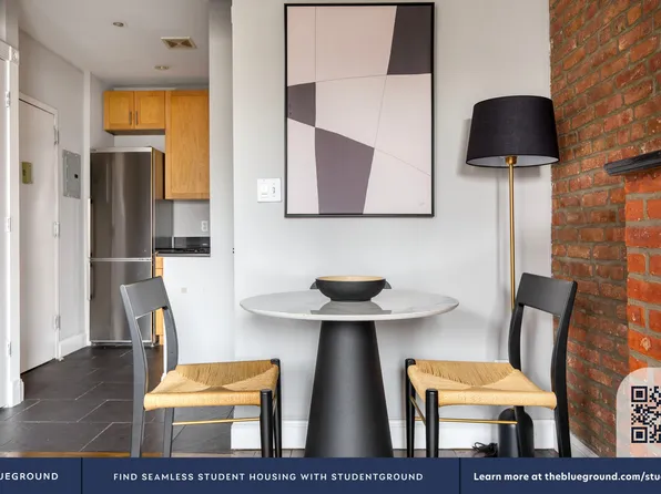 566 Hudson Street image 6 of 19