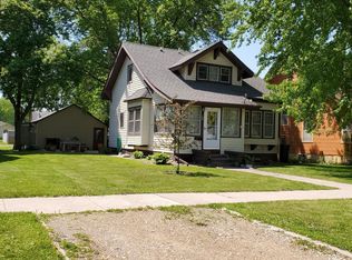 817 6th St N, Saint James, MN 56081