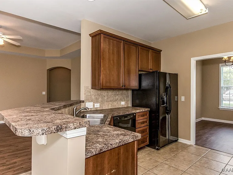 9625 Helmsley Cir — Photo 18