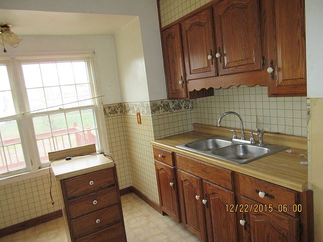 2nd image of 1317 W 6th St