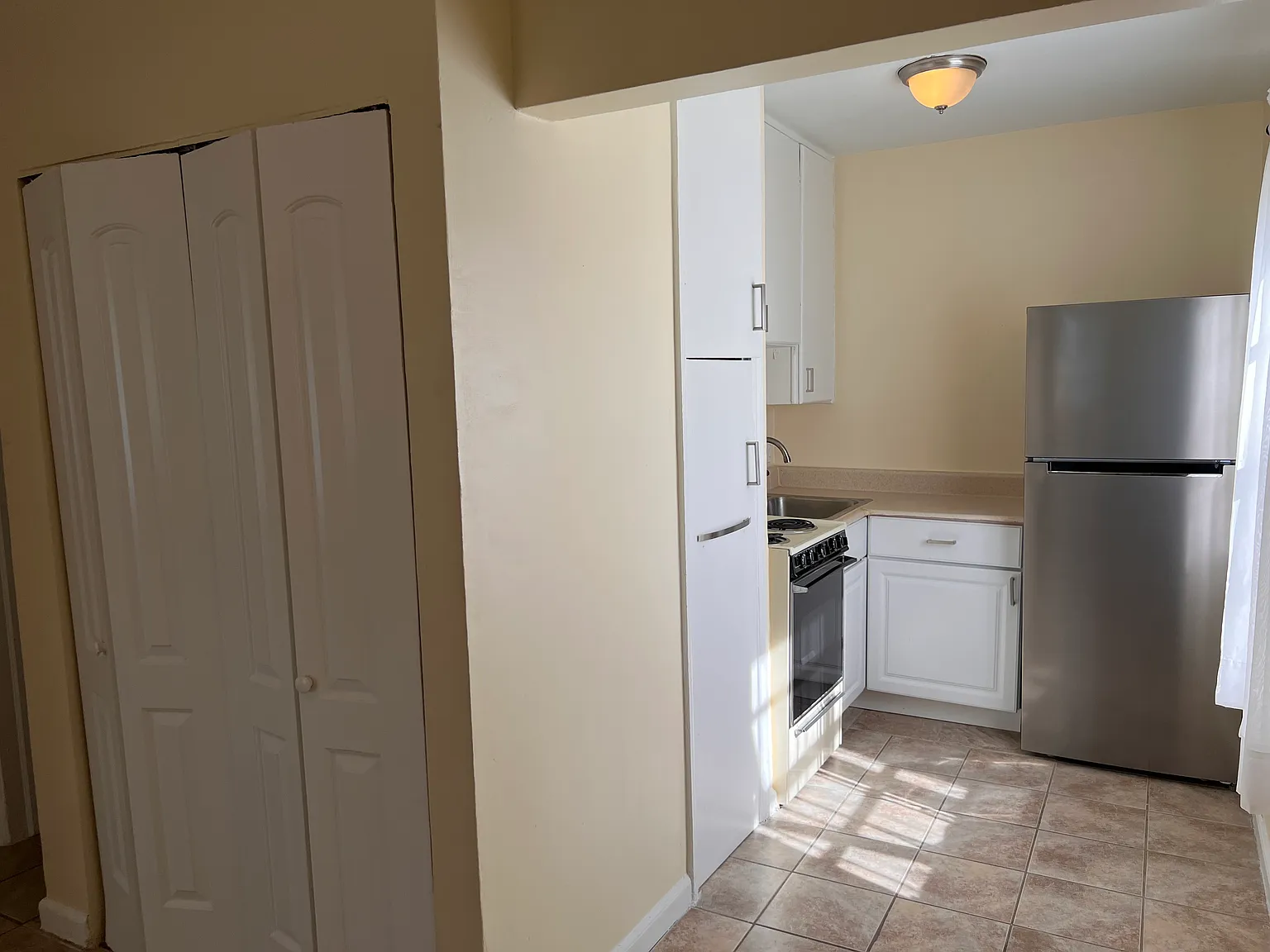 1 bed, 1.0 bath, 620 sqft, $1,700 — Photo 2