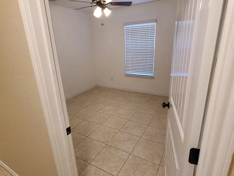 1235 Green Hill Dr — Photo 6