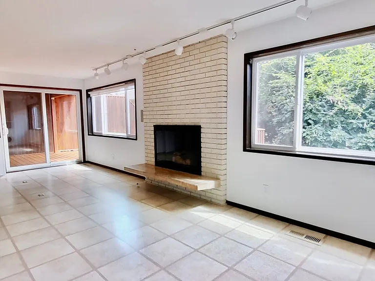 4470 Lakeview Blvd — Photo 36