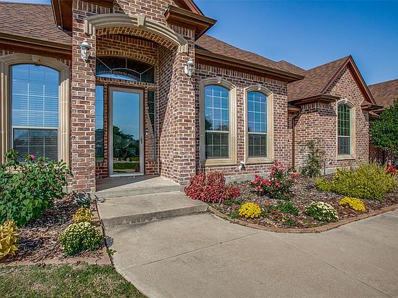 3rd image of 5500 Lucca Dr
