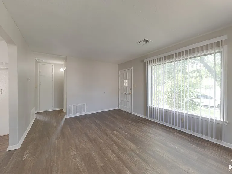 1848 N Green St — Photo 7