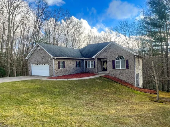 206 Glen Garden Ln, Daniels, WV 25832