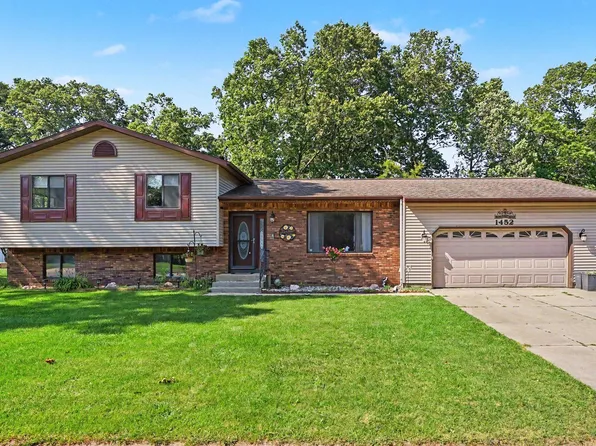 1452 Adams Ave, Muskegon, MI 49442