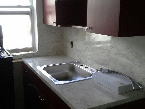 5th image of 845 Michigan Ave APT 12