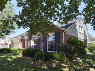 1627 S Fernandez Ave, Arlington Heights, IL 60005