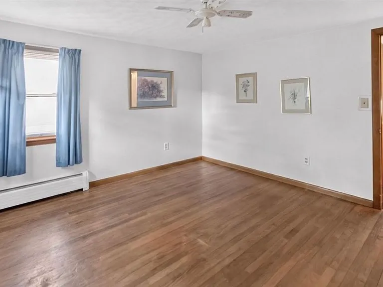 23 Thompson St — Photo 19