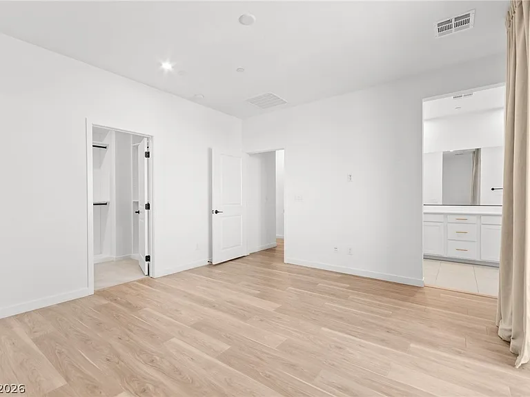 680 Echelon St — Photo 36