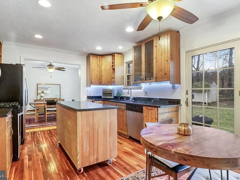 5012 Gainsborough Dr — Photo 4