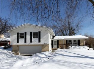5709 Westview Ln, Lisle, IL 60532