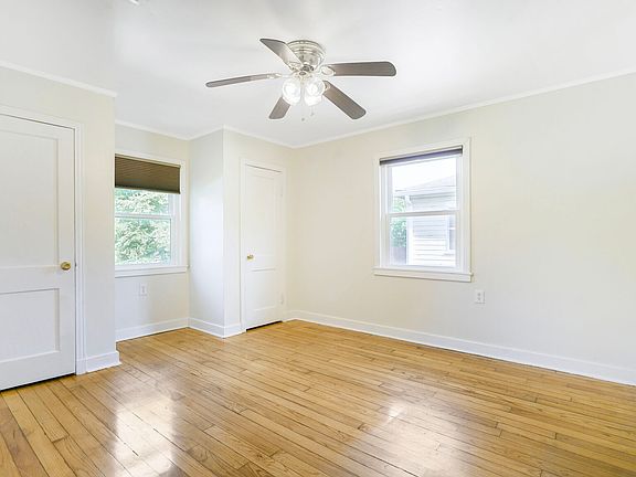 3rd image of 3906 Pauger St #3906