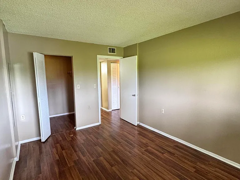 1167 N Benoist Farms Rd — Photo 9