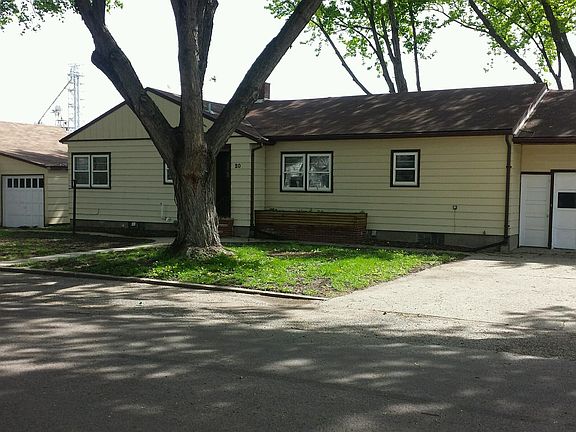 2nd image of 202 McKinzie St N